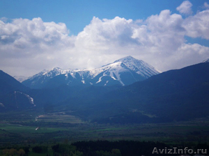 Земля выше города Разлог, Болгария - панорамный вид на три горы - Изображение #2, Объявление #296767