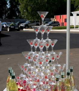 Пирамида из бокалов шампанского - Изображение #1, Объявление #935436
