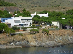 Вилла у самого моря на побережье Коста Брава в Испании - Изображение #1, Объявление #1447781