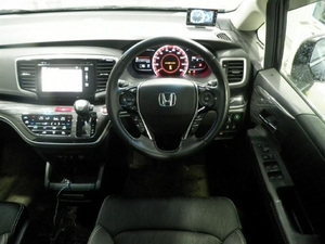 Минивэн 4WD 8 мест Honda Odyssey кузов RC2 пятого поколения Absolute EX - Изображение #5, Объявление #1658427