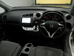 Минивэн 7 мест Honda Stream кузов RN6 модификация X HDD Navi Package - Изображение #5, Объявление #1662573